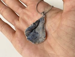 Colgante gota Calcedonia cristalizada