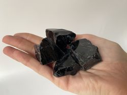 Obsidiana negra masivo